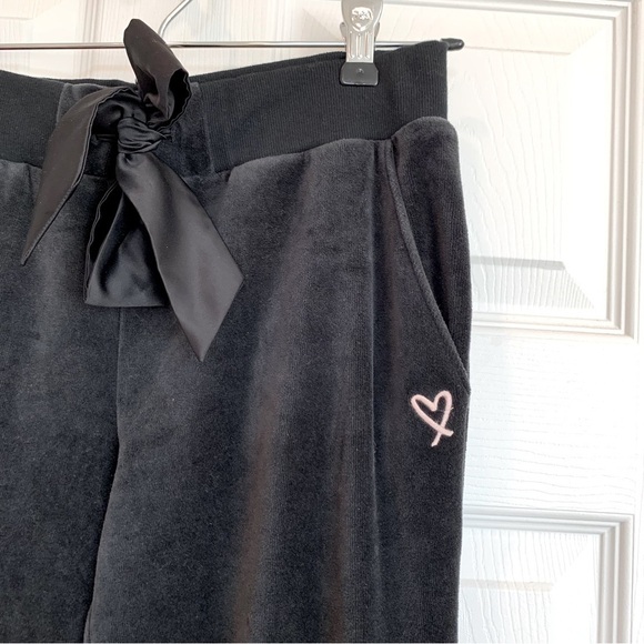 Victoria’s Secret Black Velour Bow-Front Jogger Pants - Picture 5 of 8